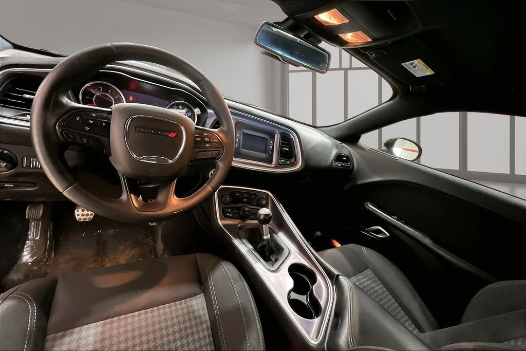 Used 2015 Dodge Challenger R/T w/ Quick Order Package 22B R/T RWD image 16