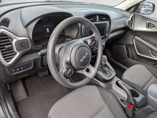 Used 2023 Kia Soul LX image 9