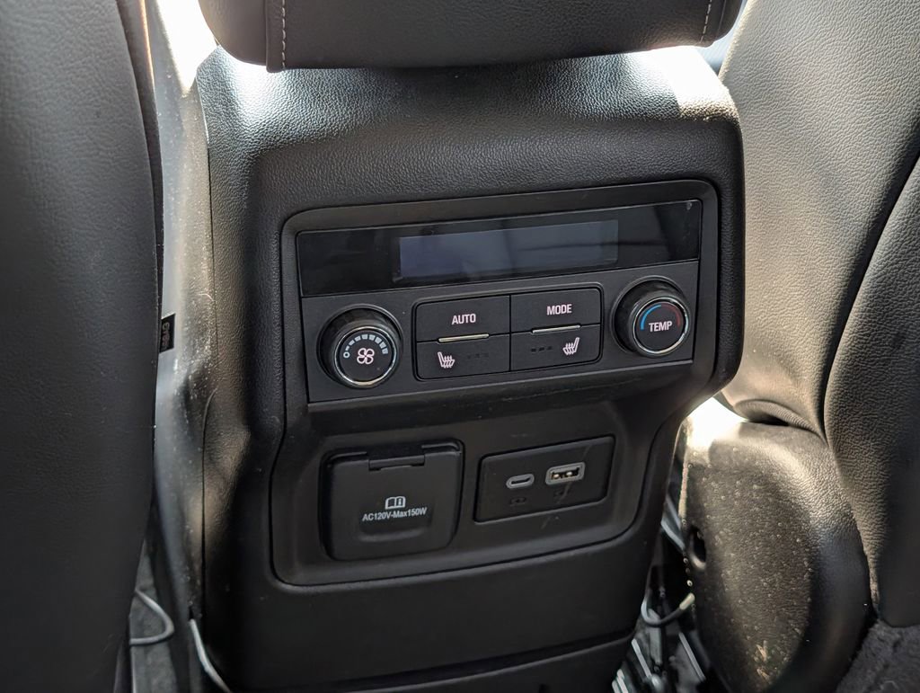 Used 2023 GMC Acadia SLT w/ Technology Package image 30