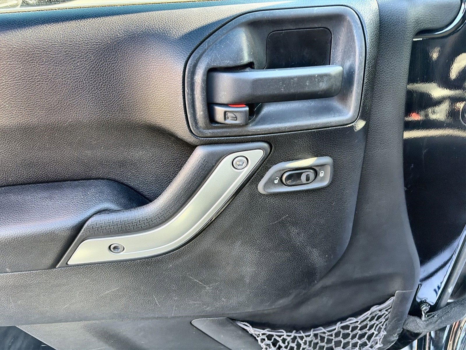 Used 2013 Jeep Wrangler Sahara w/ Dual Top Group image 18