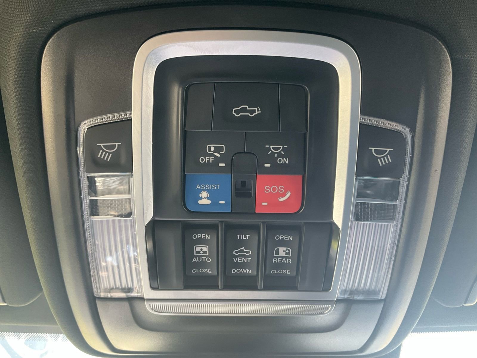 Used 2024 RAM 3500 Limited image 27