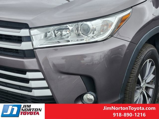 Used 2019 Toyota Highlander XLE image 11