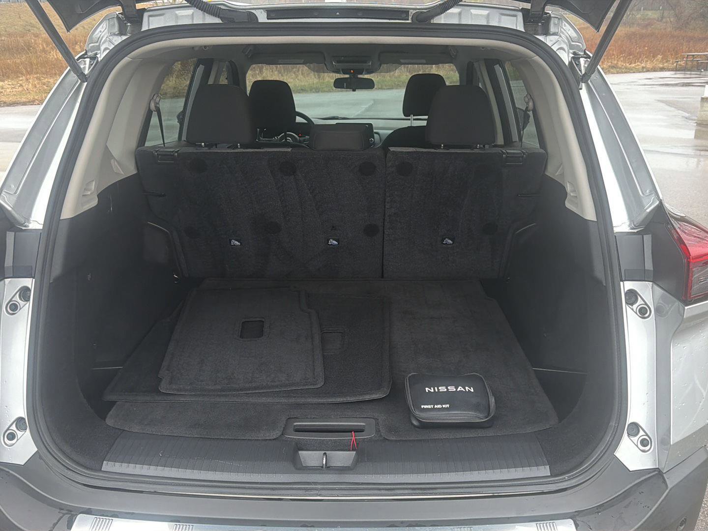 Used 2022 Nissan Rogue SV image 11