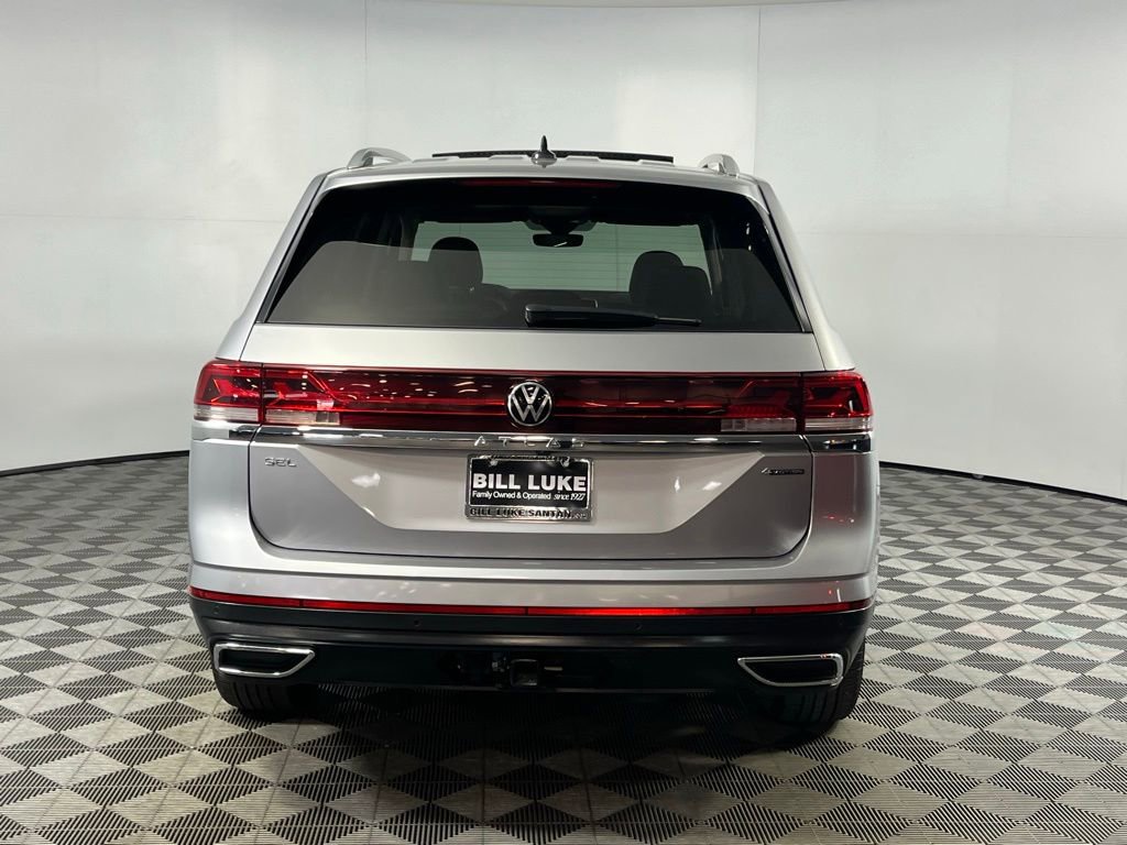 Used 2025 Volkswagen Atlas SEL image 9