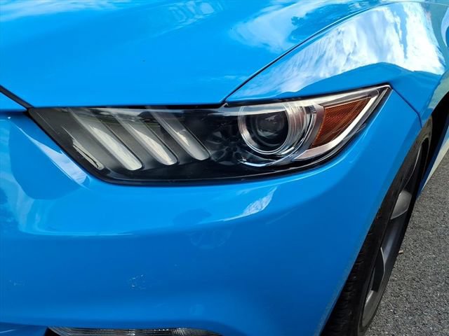 Used 2017 Ford Mustang Coupe RWD image 3