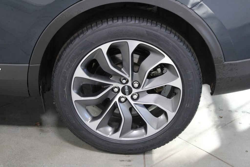 Used 2023 Lincoln Nautilus Reserve image 18