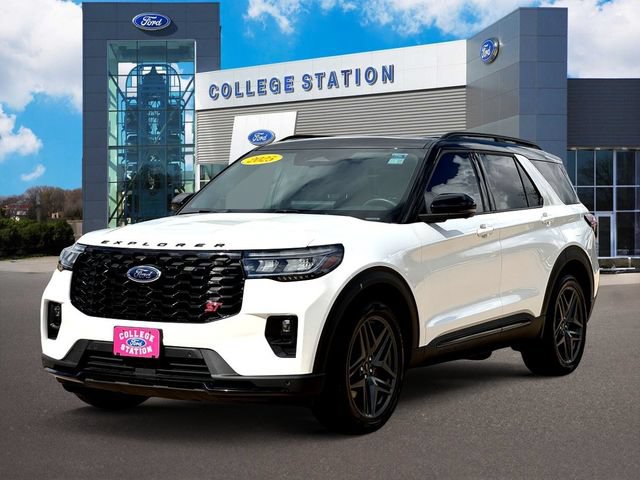 Certified 2025 Ford Explorer ST AWD/4WD image 2