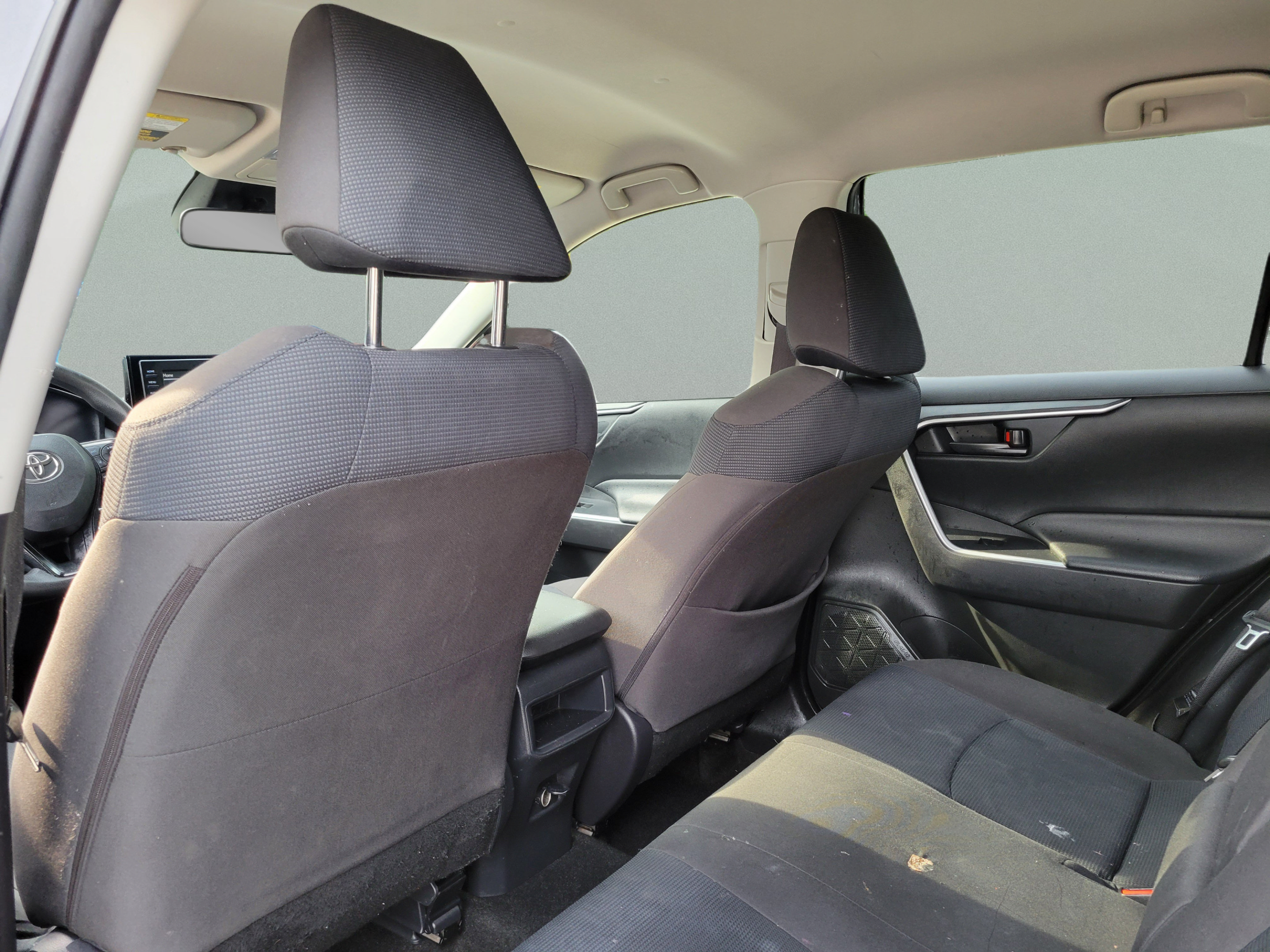 Used 2020 Toyota RAV4 LE w/ Carpet Mat Package FWD image 5