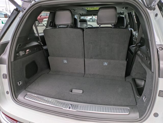 New 2025 Jeep Grand Cherokee L Overland w/ Advanced Protech Group III AWD/4WD image 33