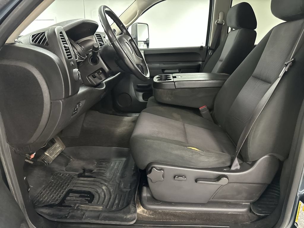 Used 2014 Chevrolet Silverado 2500 LT w/ Interior Plus Package AWD/4WD image 10