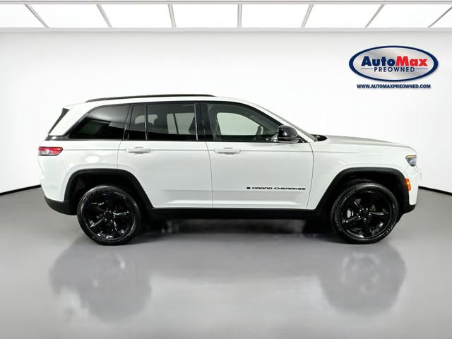 Used 2023 Jeep Grand Cherokee Altitude image 10