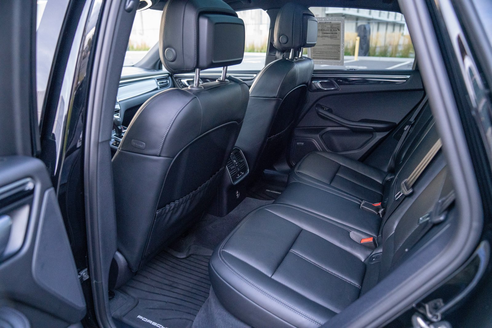 Certified 2026 Porsche Macan Turbo AWD/4WD image 23