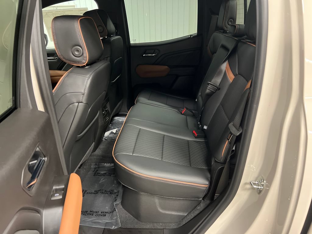 New 2026 GMC Canyon AT4 w/ AT4 Premium Package AWD/4WD image 13