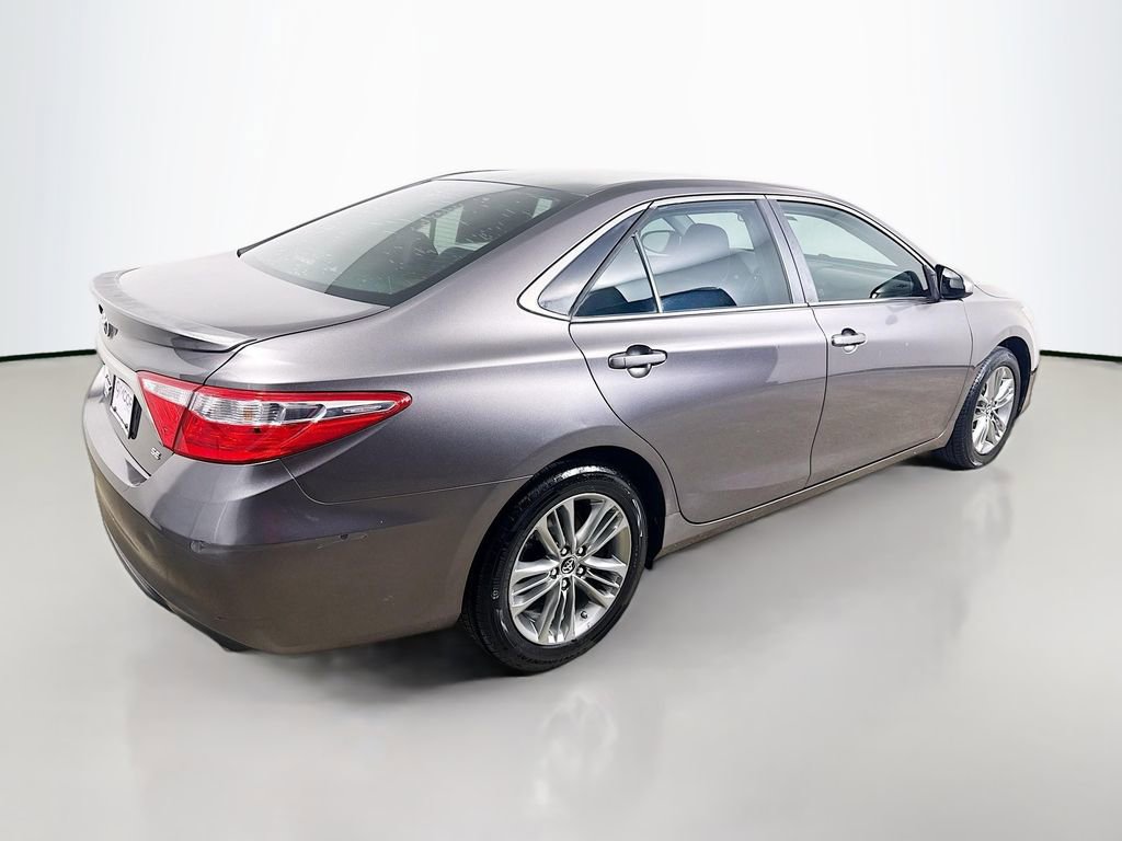 Used 2015 Toyota Camry SE FWD image 7