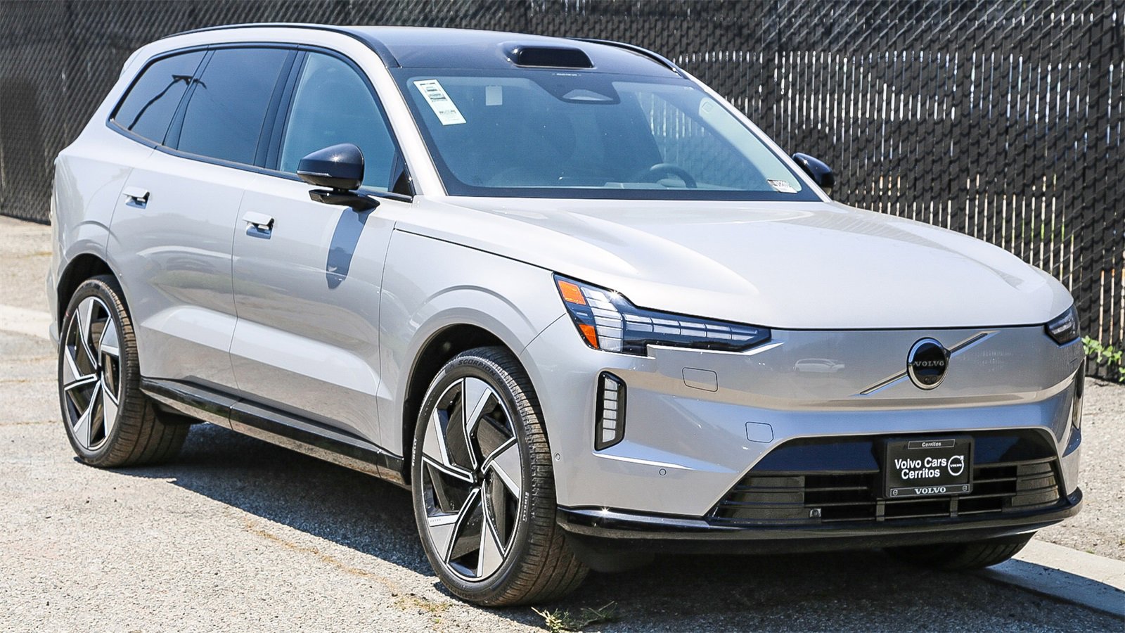 New 2025 Volvo EX90 Ultra image 3