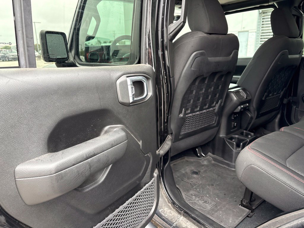 Used 2022 Jeep Wrangler Unlimited Rubicon w/ Dual Top Group AWD/4WD image 18