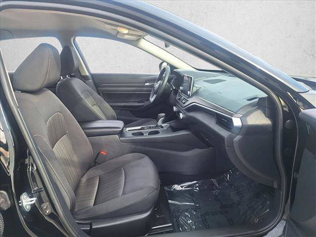 Used 2025 Nissan Altima 2.5 SV image 19
