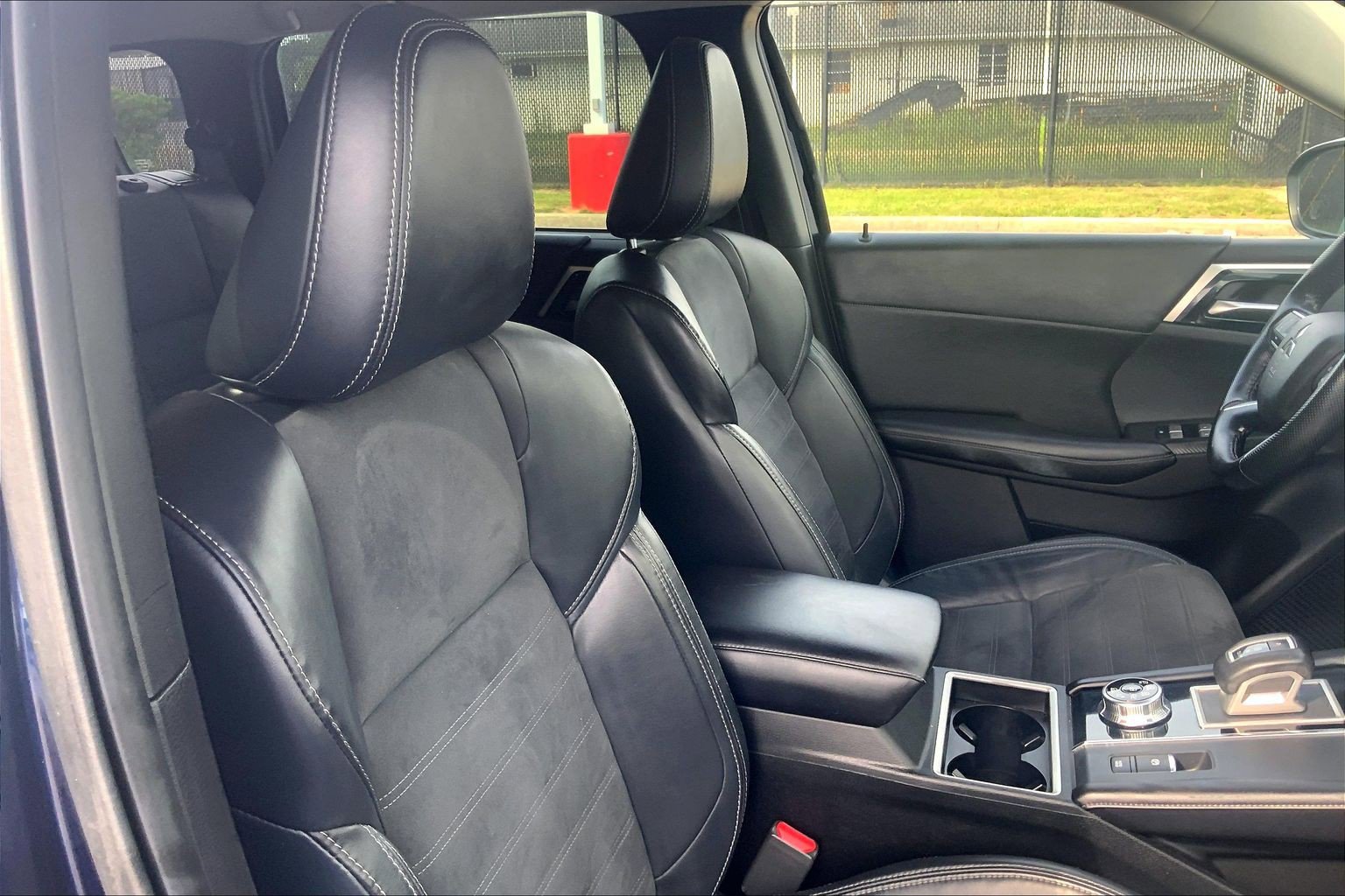 Used 2022 Mitsubishi Outlander SE AWD/4WD image 9