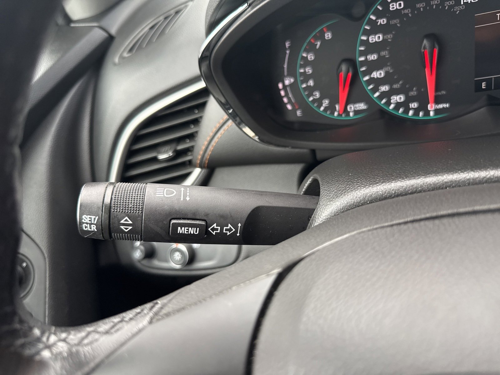 Used 2022 Chevrolet Trax LT w/ LT Convenience Package image 32