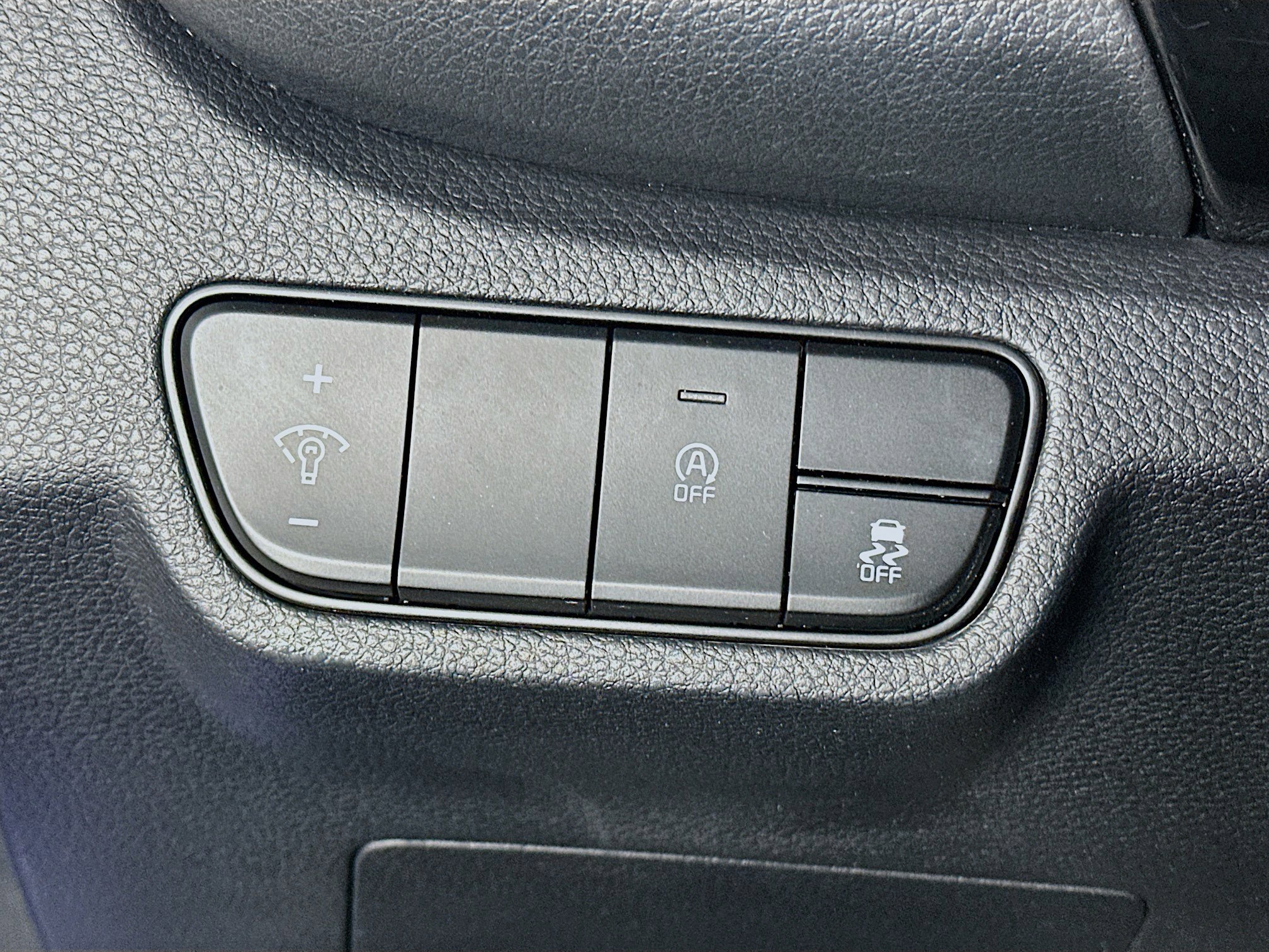 Used 2025 Kia Seltos S FWD image 17