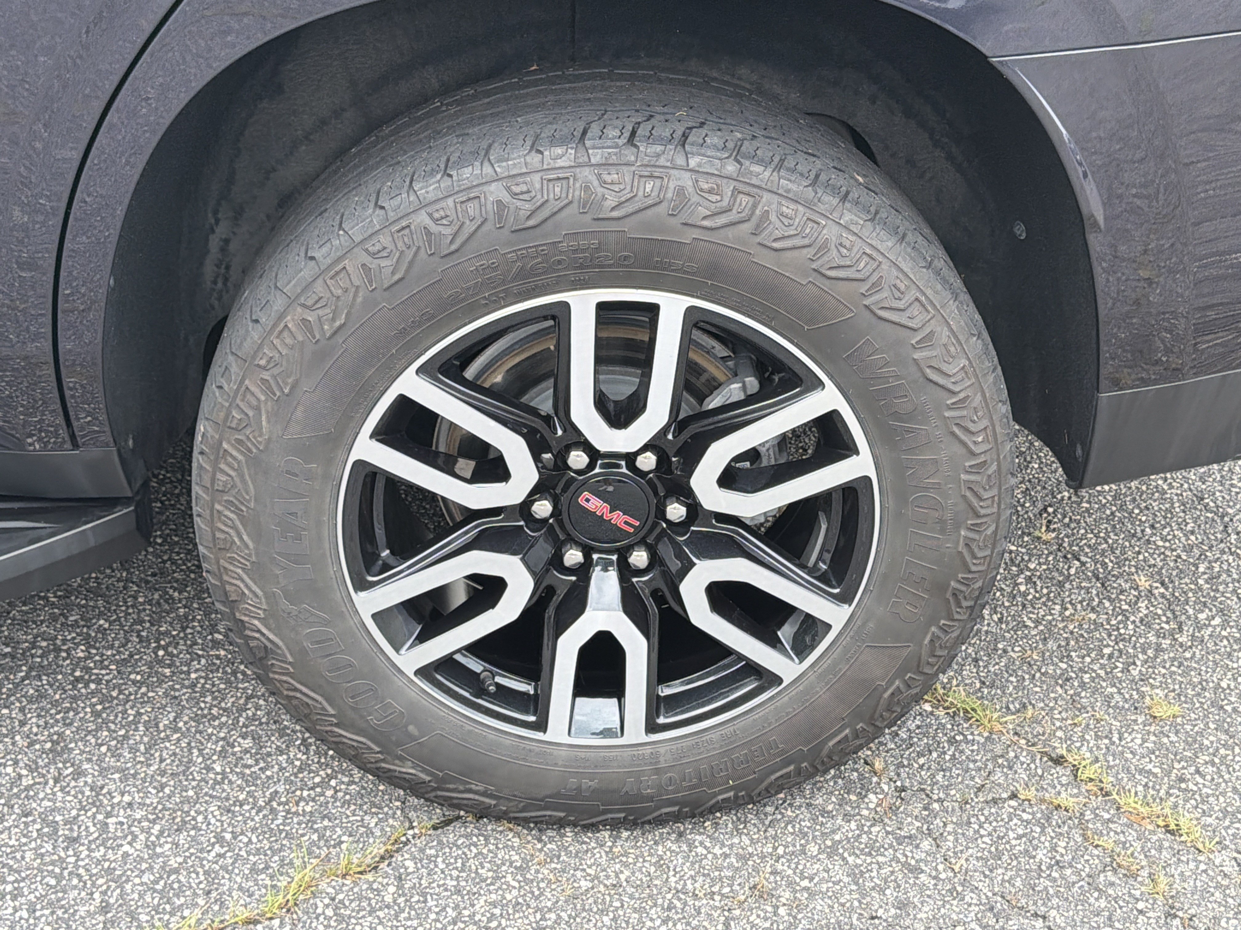 Used 2024 GMC Yukon AT4 AWD/4WD image 19