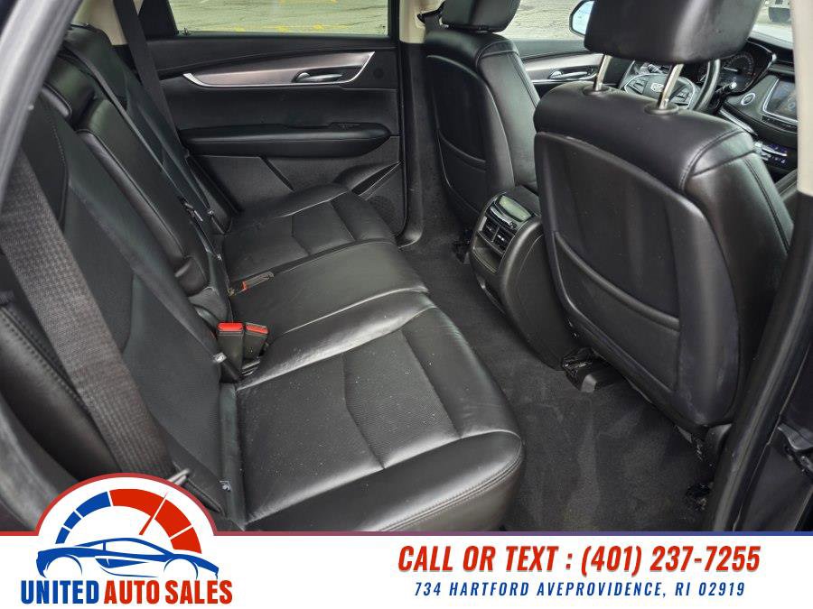 Used 2018 Cadillac XT5 Luxury w/ Driver Awareness Package AWD/4WD image 12