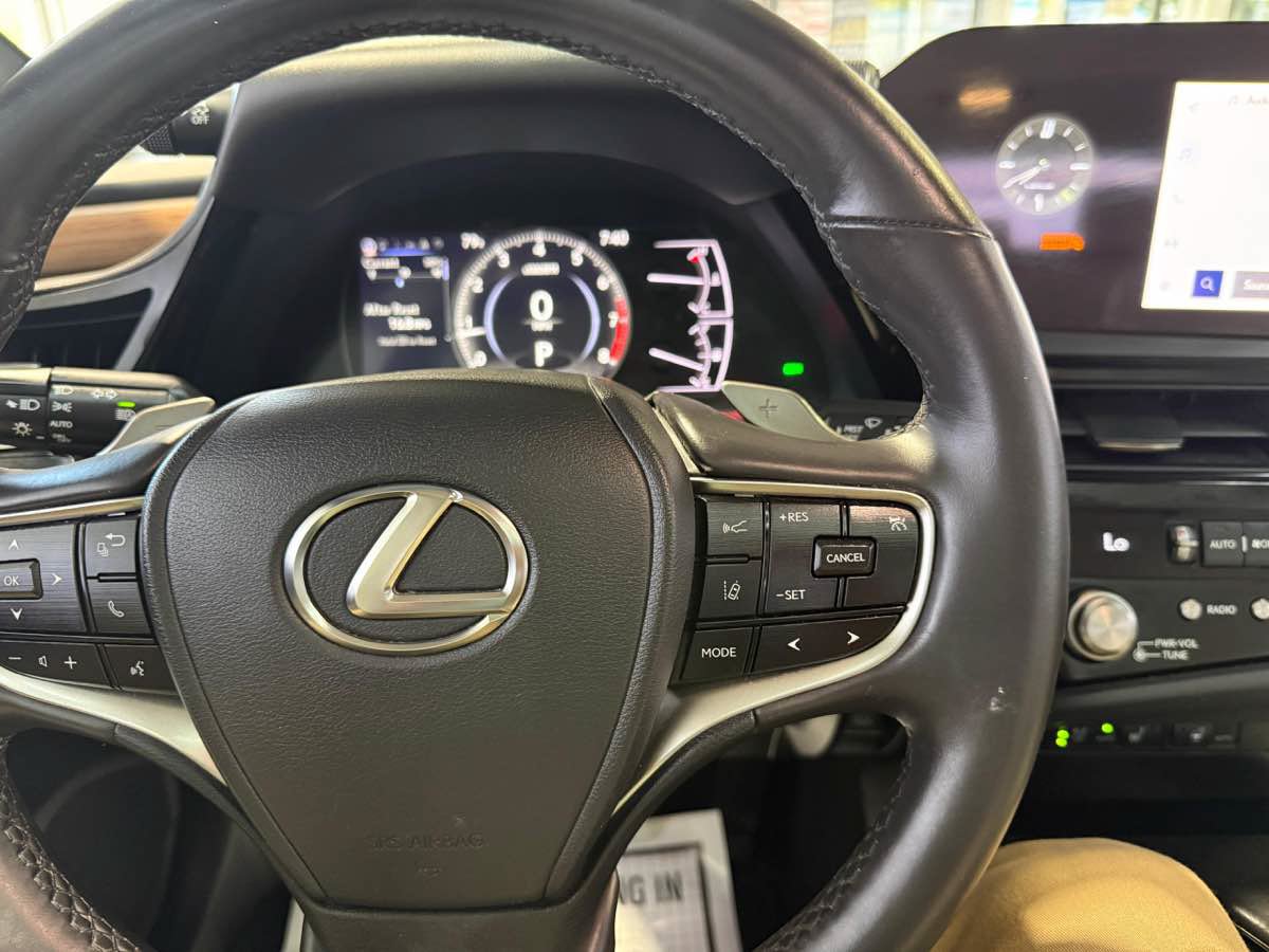 Used 2024 Lexus ES 350 w/ Premium Package FWD image 10