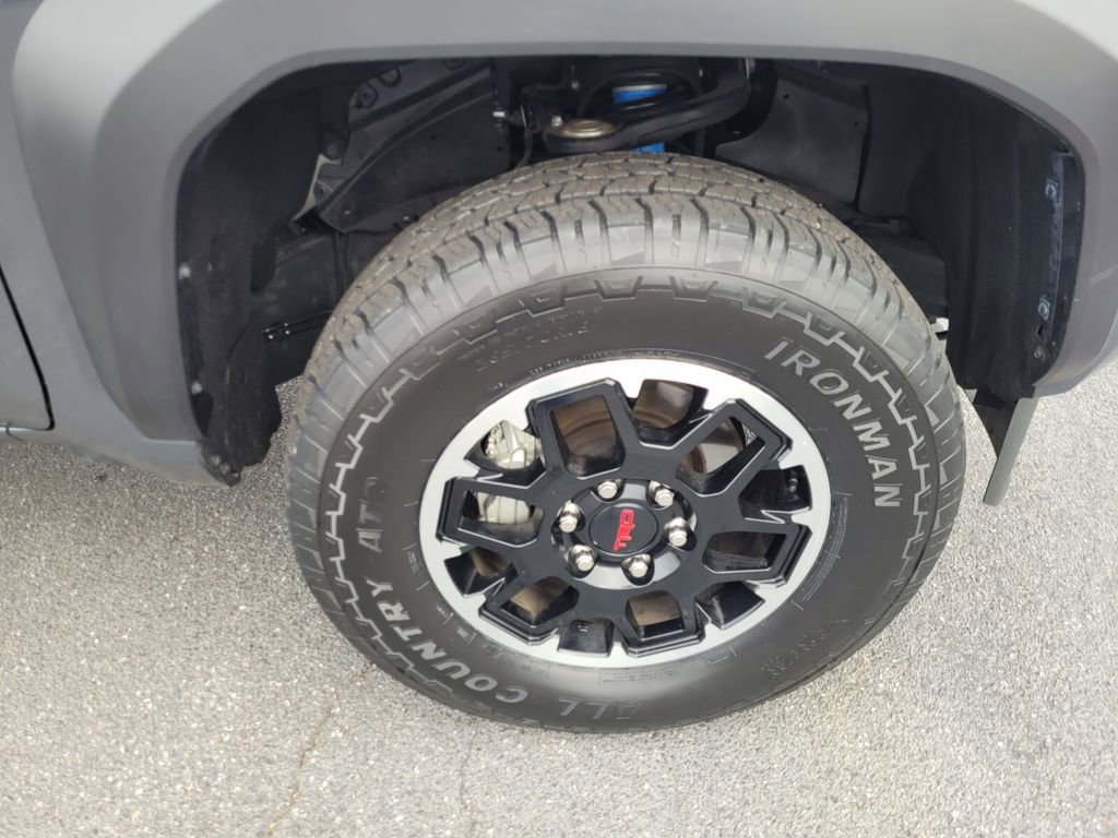 Used 2024 Toyota Tacoma TRD Off-Road AWD/4WD image 15