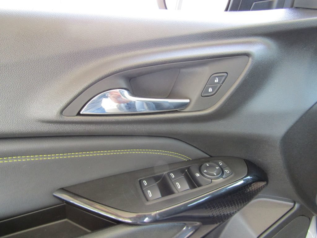 Used 2024 Chevrolet Trax LT FWD image 17