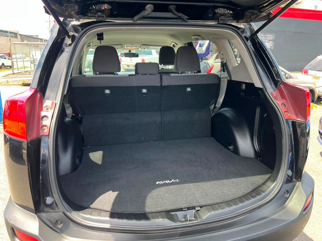 Used 2013 Toyota RAV4 LE AWD/4WD image 29