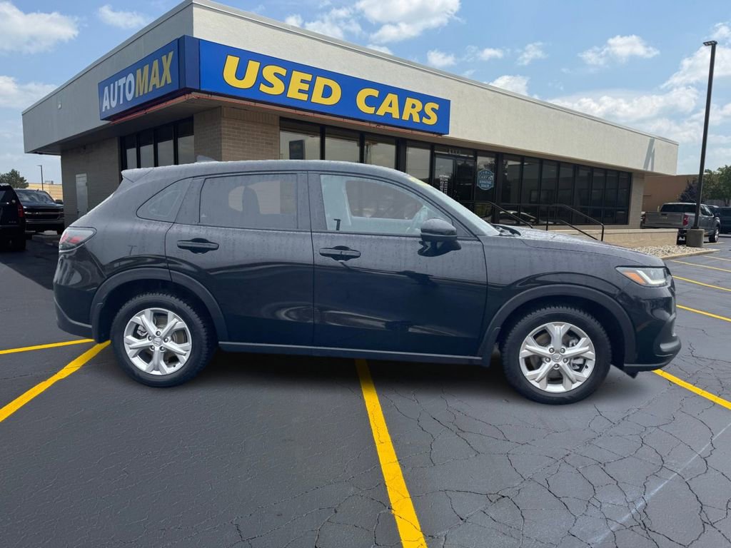 Used 2025 Honda HR-V LX image 2