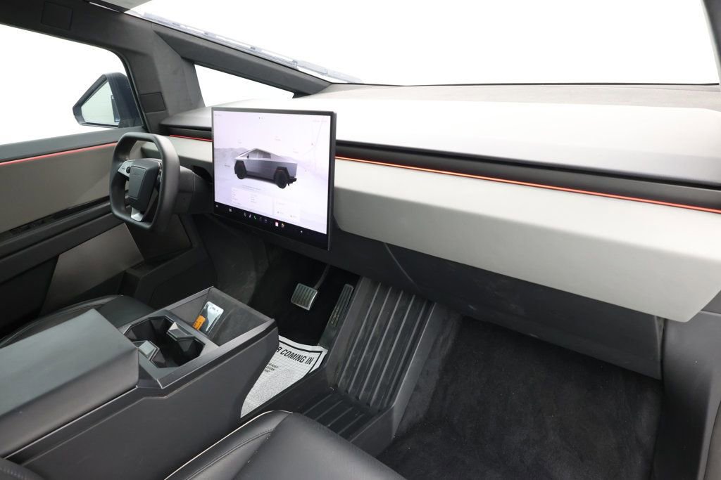 Used 2024 Tesla Cybertruck AWD Crew Cab image 28