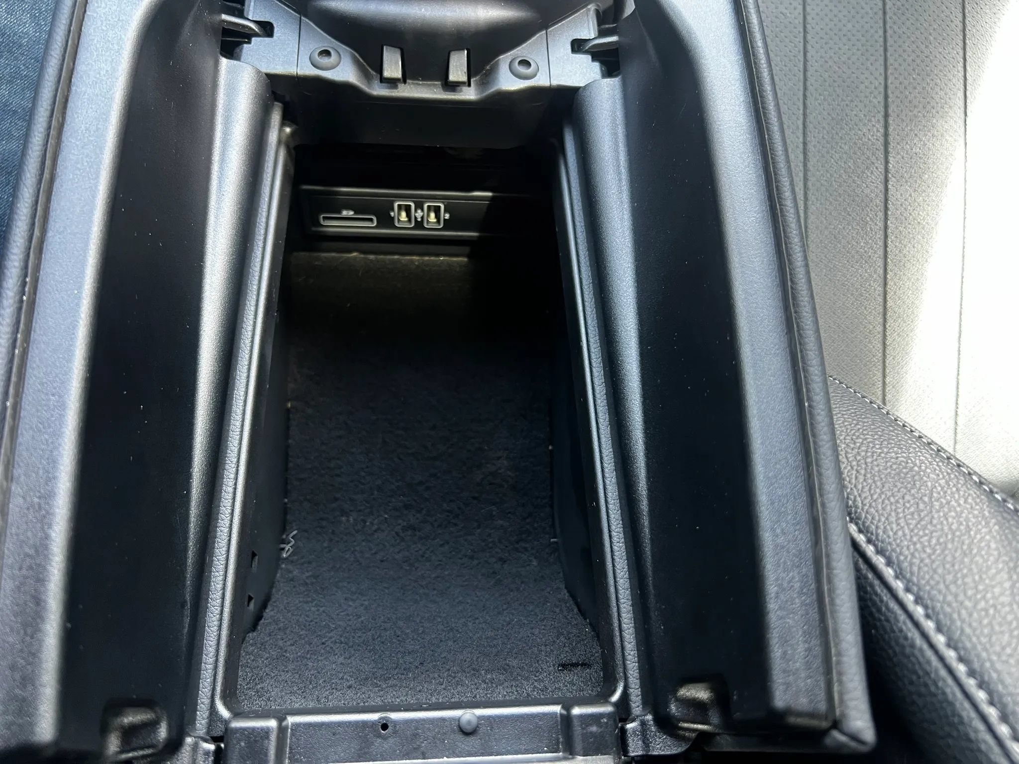 Used 2019 Mercedes-Benz E 450 4MATIC Sedan w/ Premium Package image 58