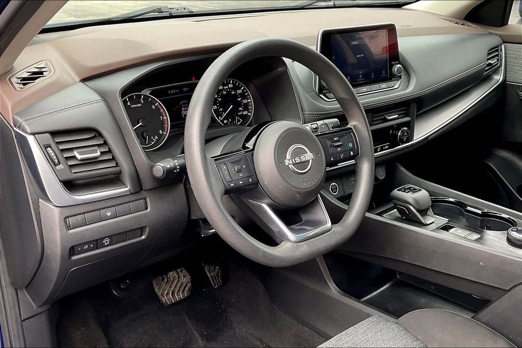 Used 2023 Nissan Rogue SV image 13