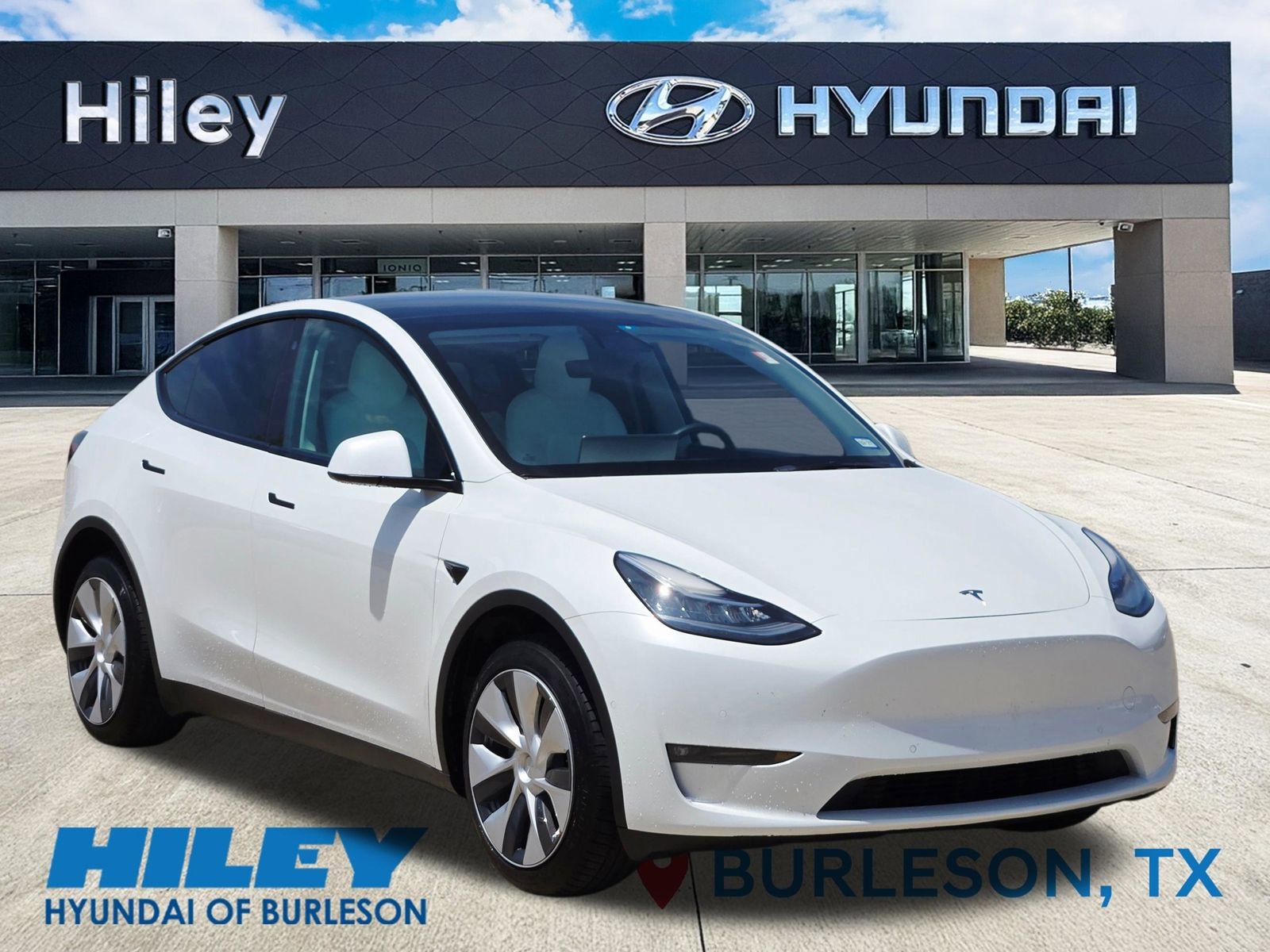 Used 2021 Tesla Model Y Long Range AWD/4WD image 1