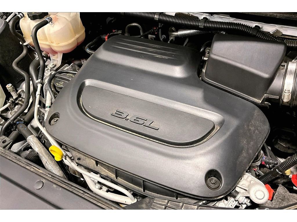 Used 2024 Chrysler Pacifica Touring-L image 31