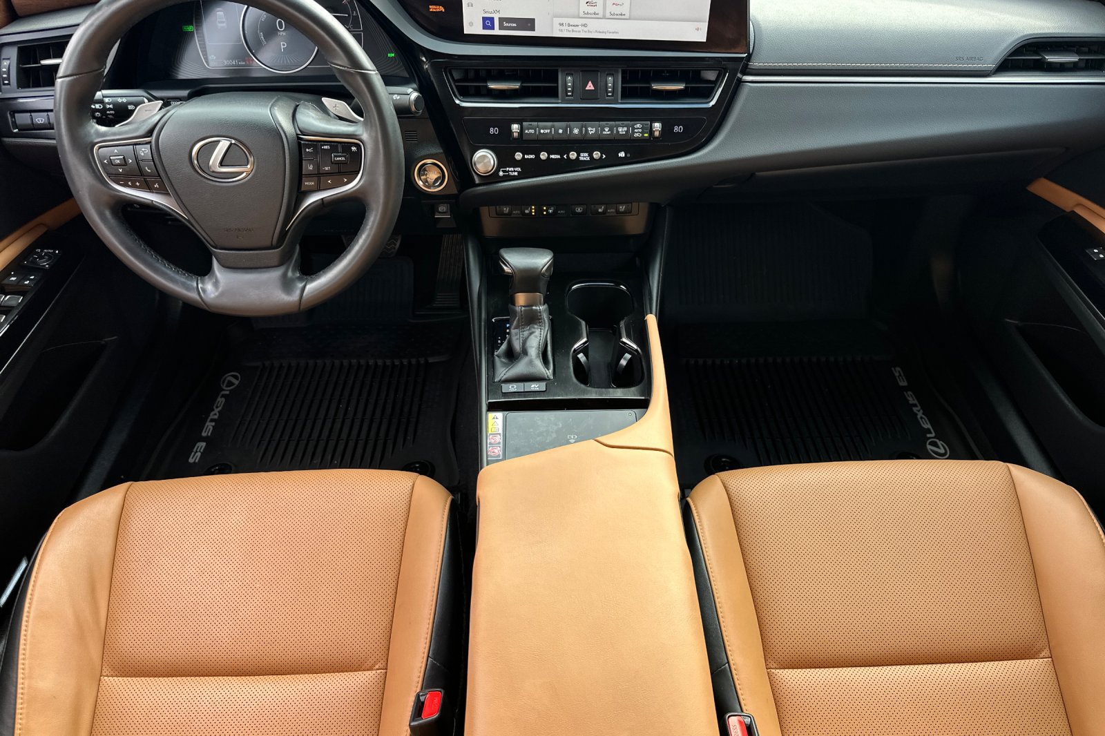 Used 2023 Lexus ES 300h w/ Premium Package FWD image 10