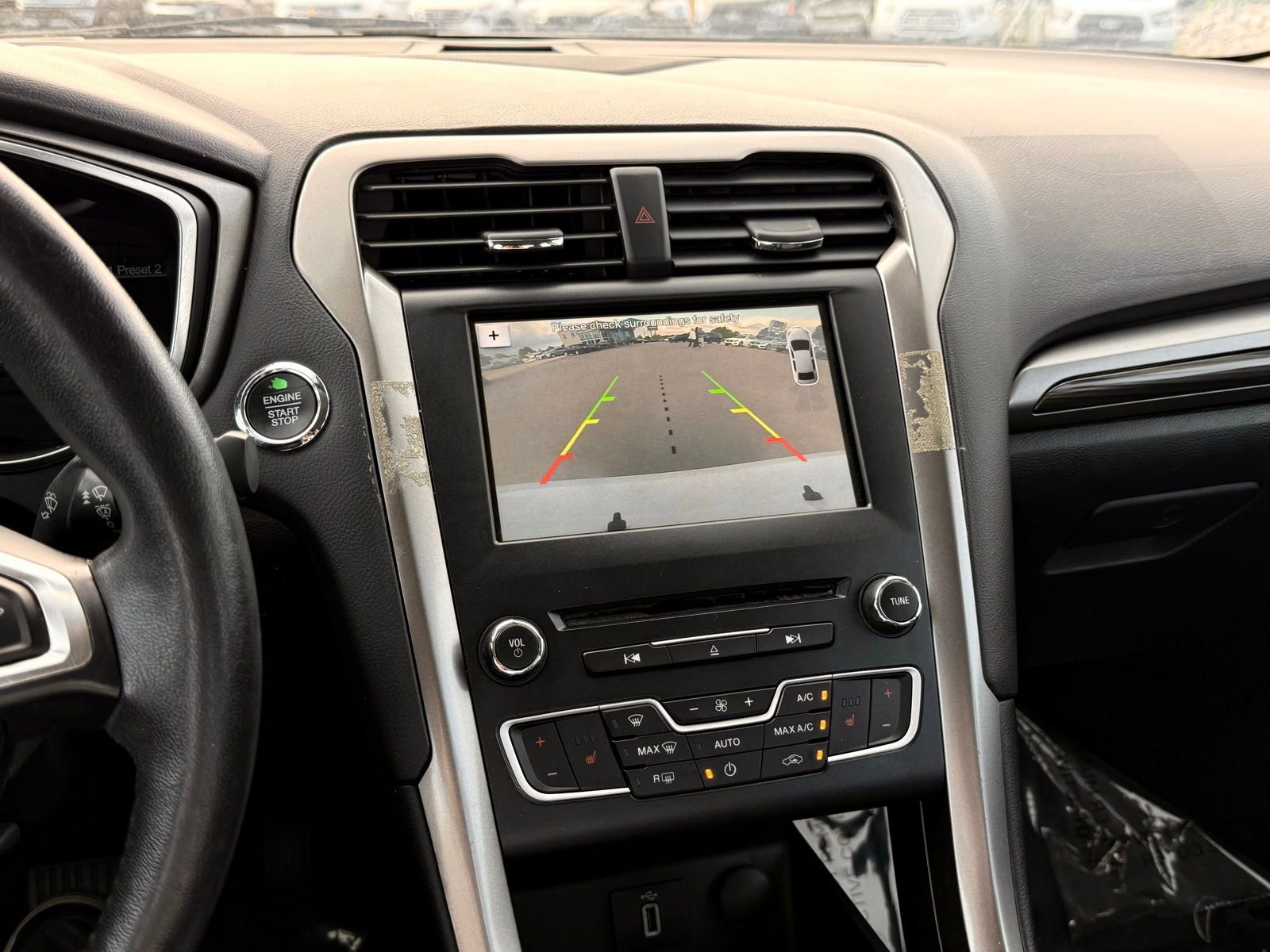 Used 2018 Ford Fusion SE w/ Equipment Group 602A FWD image 33