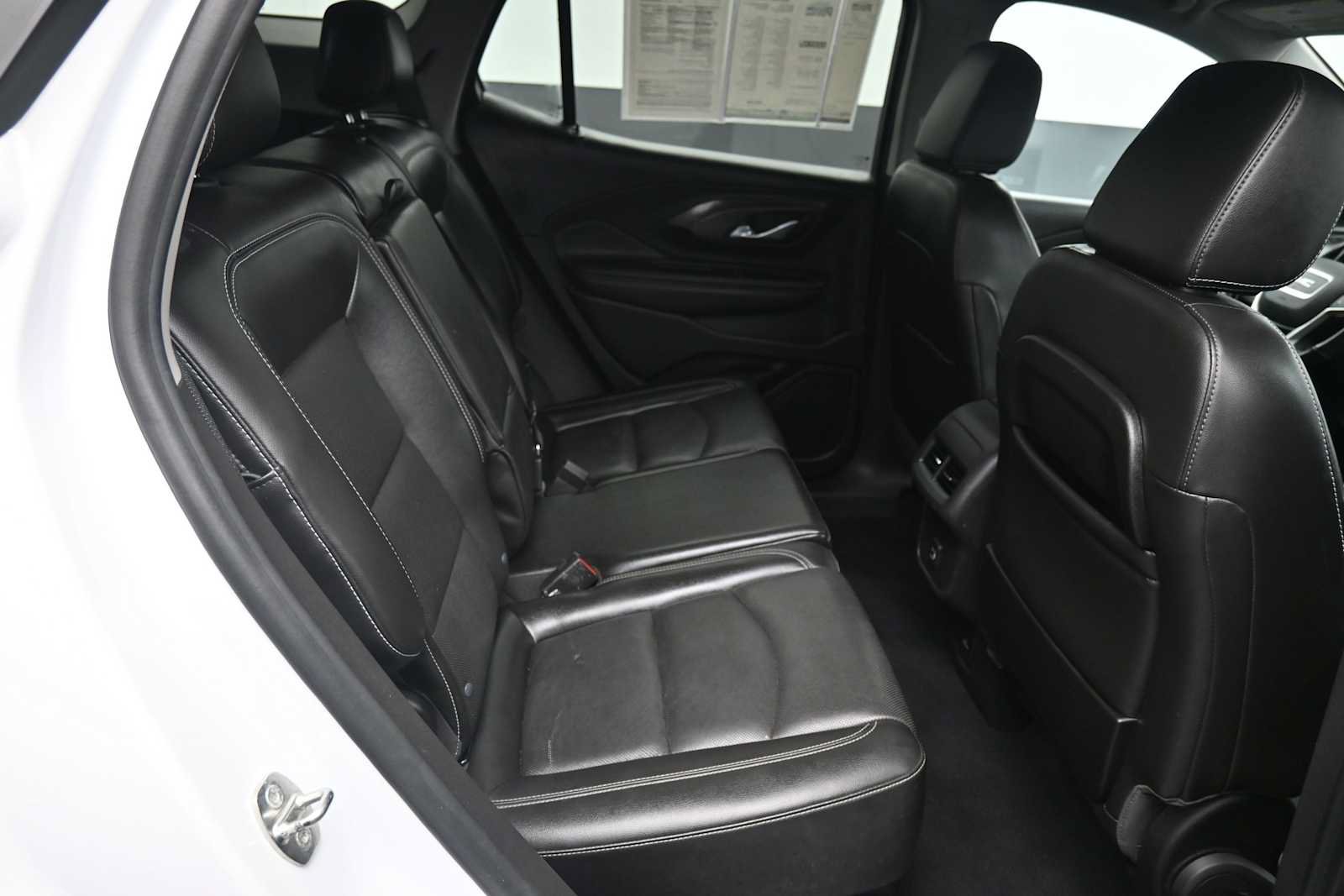 Used 2022 GMC Terrain SLT w/ Infotainment Package II AWD/4WD image 23