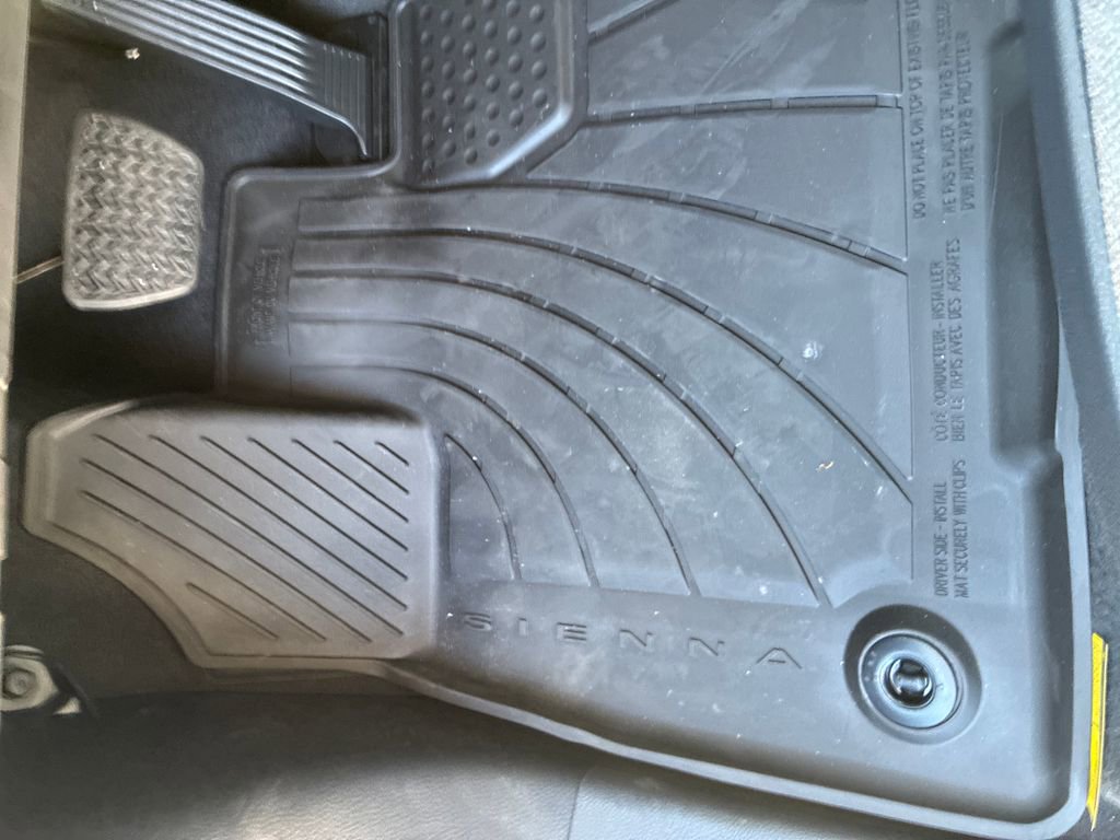 New 2026 Toyota Sienna LE image 44