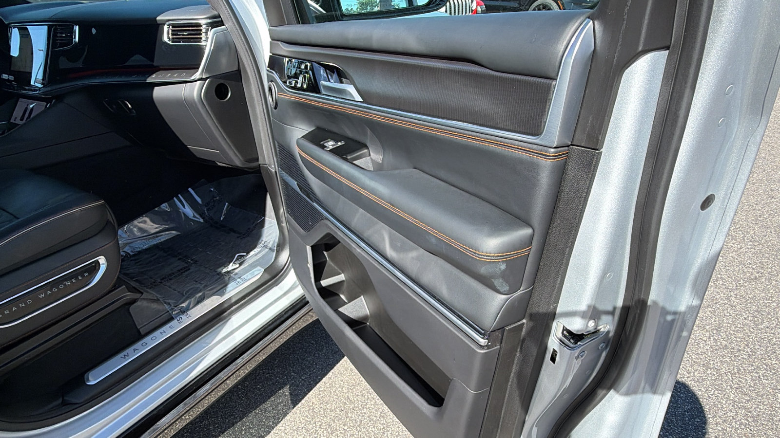Certified 2025 Jeep Grand Wagoneer Series III w/ Quick Order Packagew 28T AWD/4WD image 19