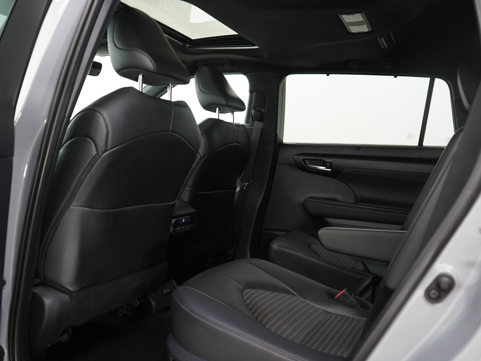Certified 2025 Toyota Highlander XSE AWD/4WD image 19