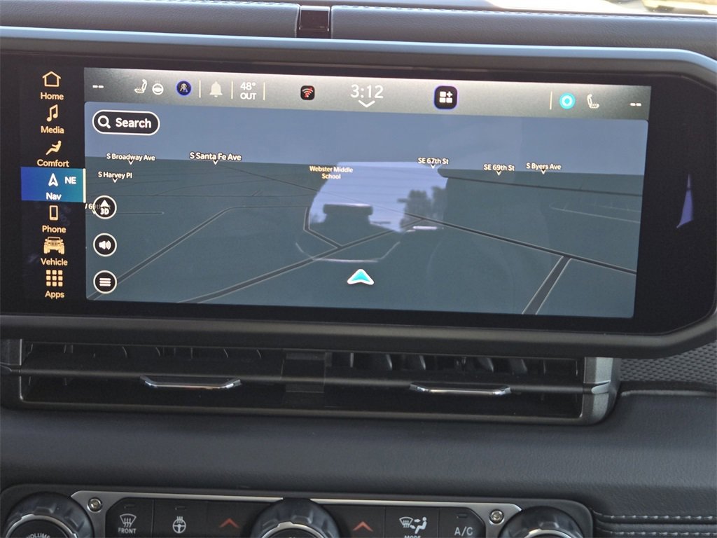 Used 2025 Jeep Wrangler Unlimited Rubicon w/ Technology Group image 19