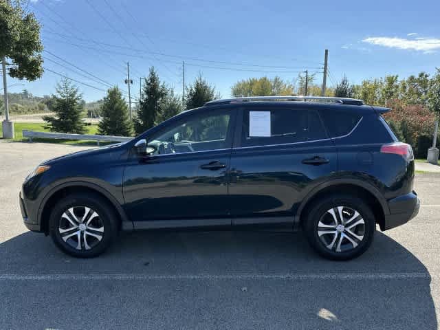 Used 2017 Toyota RAV4 LE AWD/4WD image 2