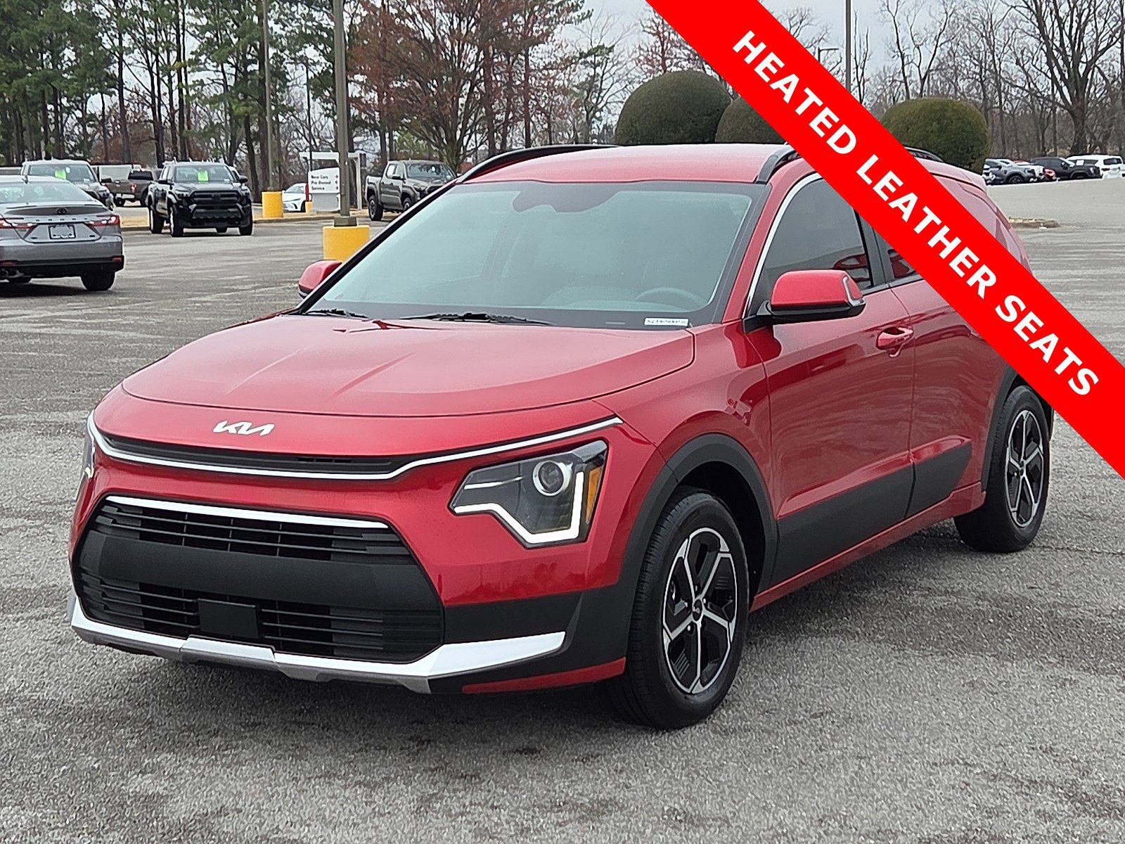 Used 2025 Kia Niro EX image 2