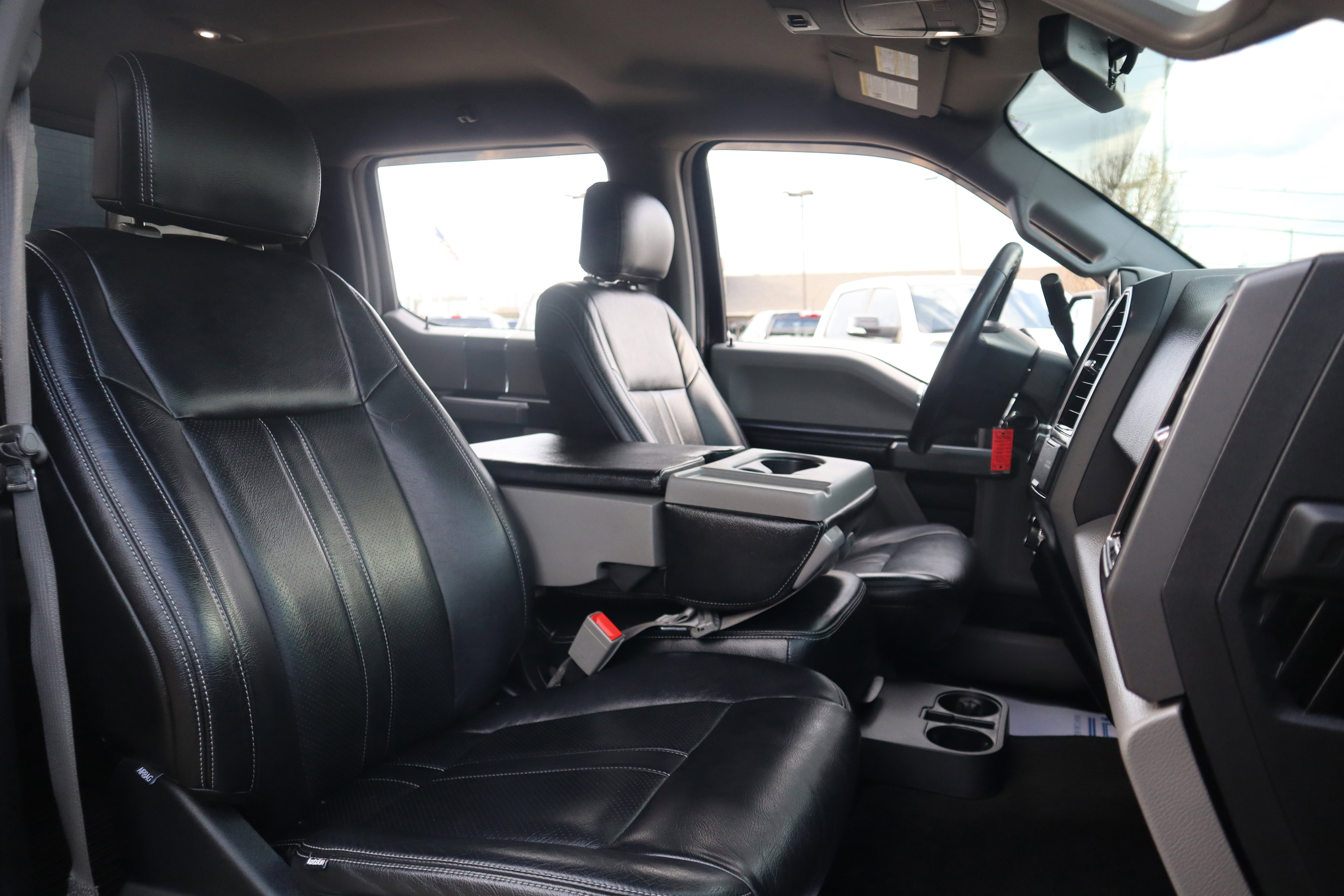 Used 2018 Ford F150 XLT w/ Equipment Group 302A Luxury image 32