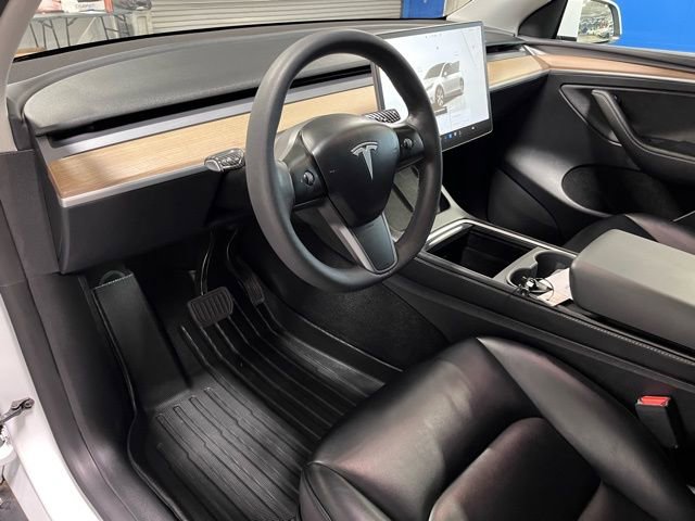 Used 2023 Tesla Model Y Long Range image 19