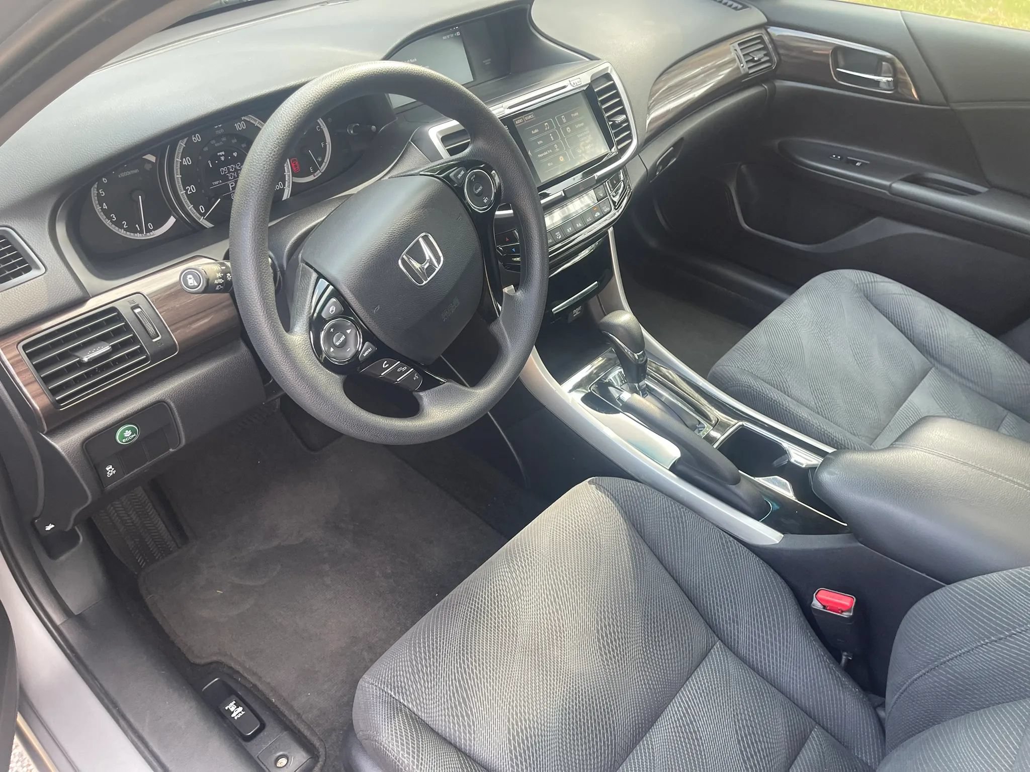 Used 2017 Honda Accord EX image 11