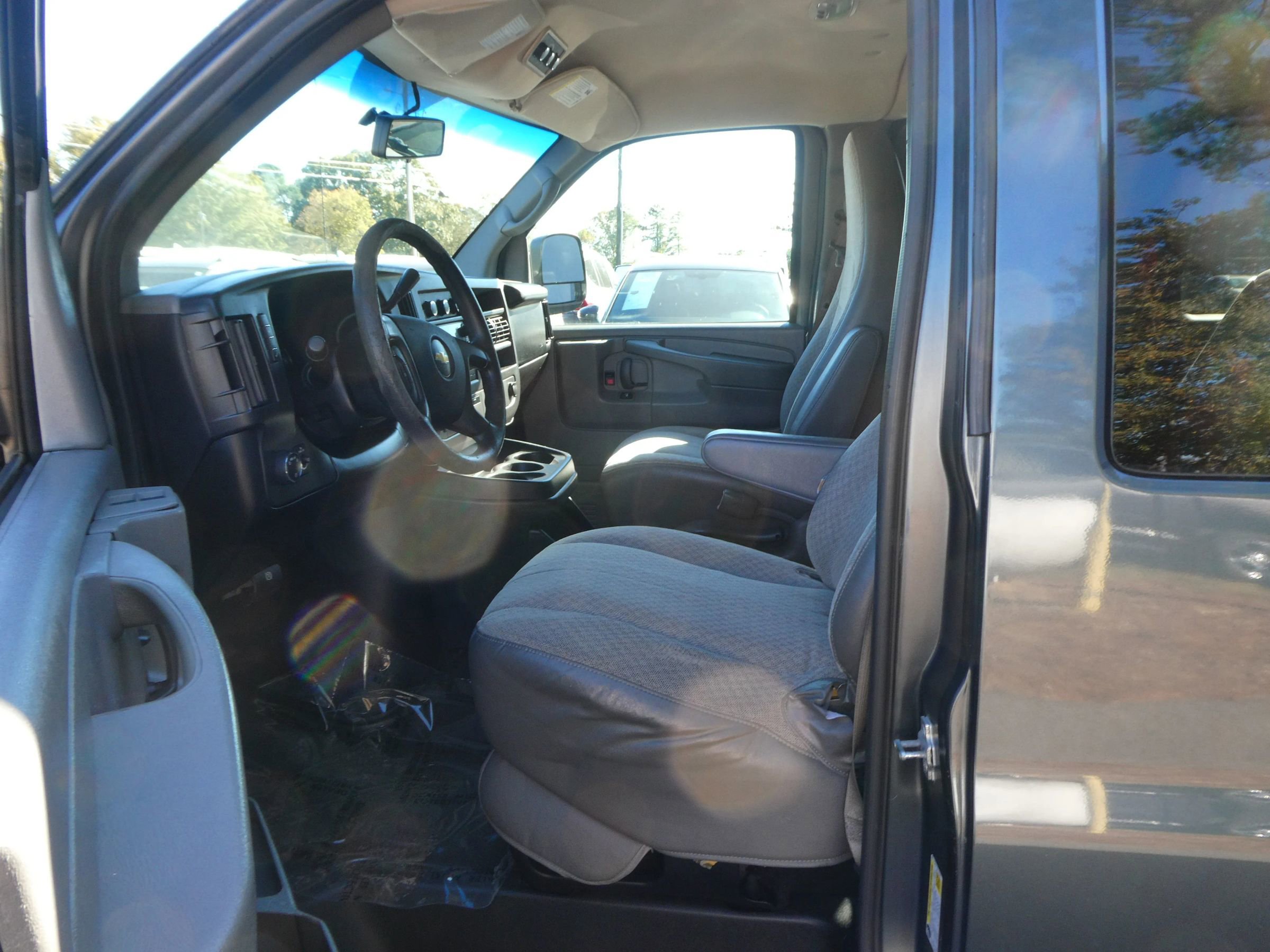 Used 2014 Chevrolet Express 1500 LS image 12