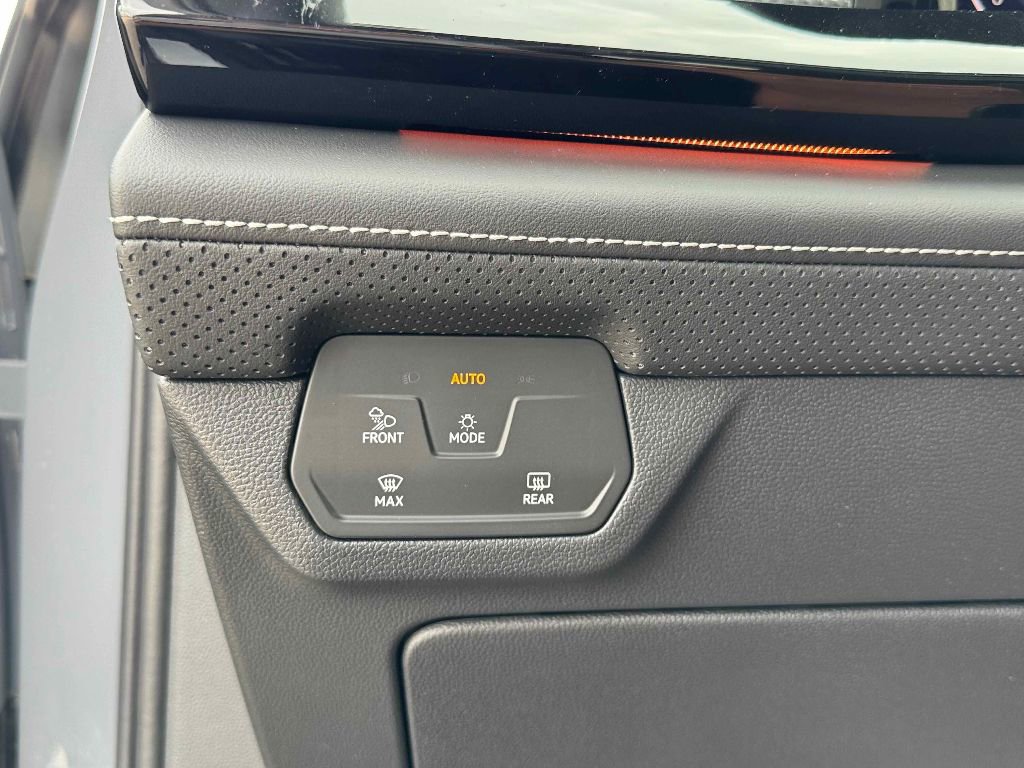 New 2026 Volkswagen Atlas Cross Sport SEL R-Line image 22